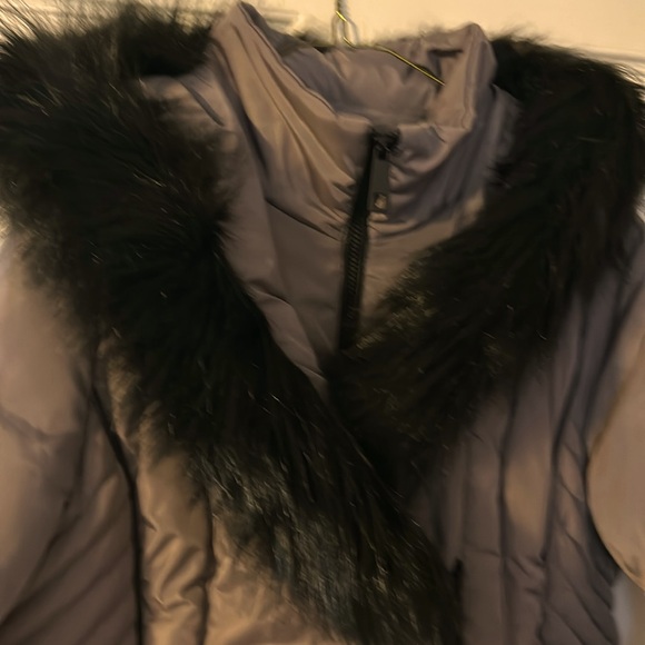 Reitman, ladies puffer, hooded coat, size XL, Grey, 2 Zippered closures. - Picture 5 of 11